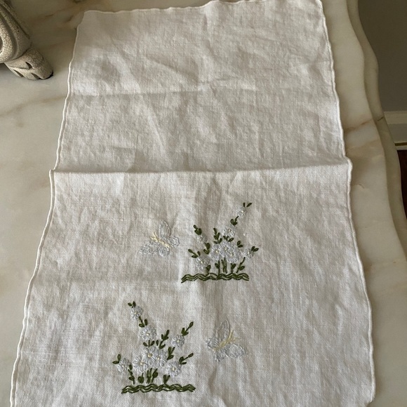 Vintage Embroidered Hand Towels Floral Print - Picture 9 of 9